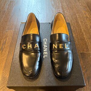 CHANEL Women's Logo Square Toe Leather Black Slip-On Loafers Size 37